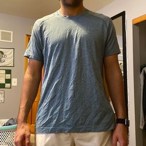 Mens lululemon XL blue short sleeve